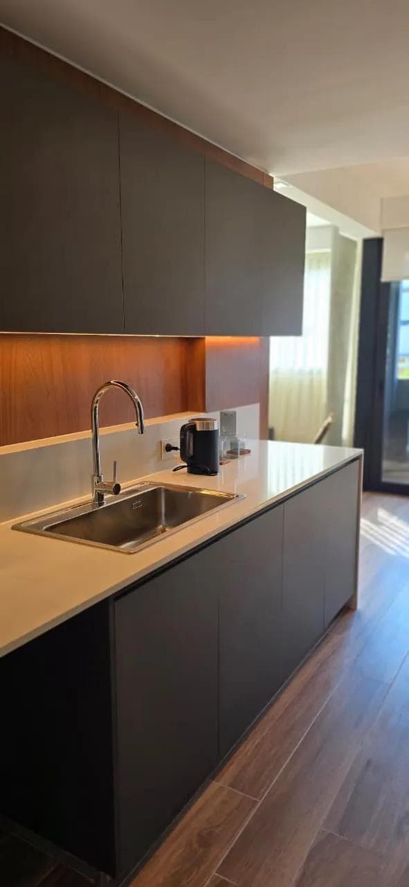 Cocina con mesada integrada